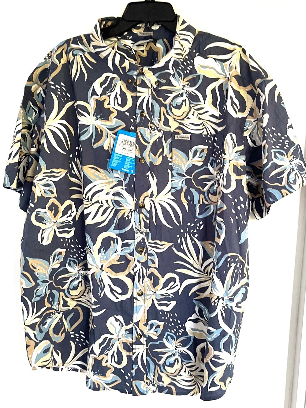 Columbia Short Sleeve Men's Button Down Shirt - NWT